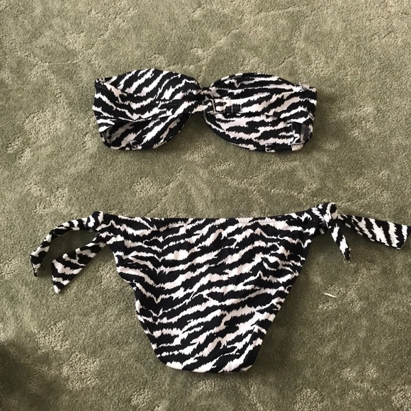 Victoria’s Secret Zebra Bikini Top & Bottom Size M - Picture 4 of 7